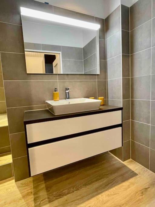Studioappartement Mit Privatgarten In Ruhiger Wohnsiedlung Neumuenster Exterior photo