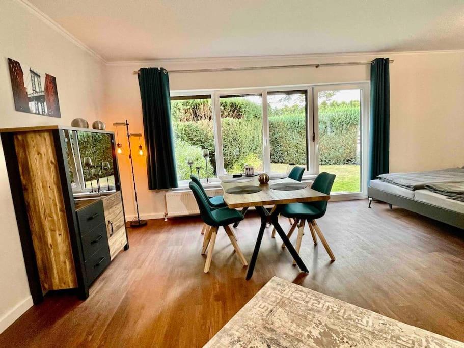 Studioappartement Mit Privatgarten In Ruhiger Wohnsiedlung Neumuenster Exterior photo