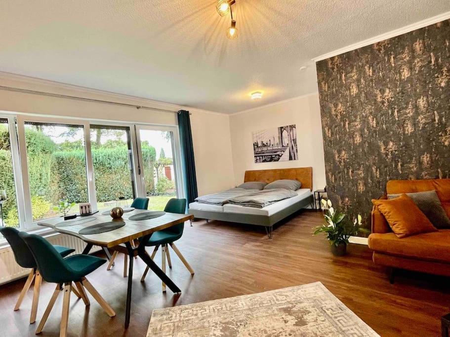 Studioappartement Mit Privatgarten In Ruhiger Wohnsiedlung Neumuenster Exterior photo